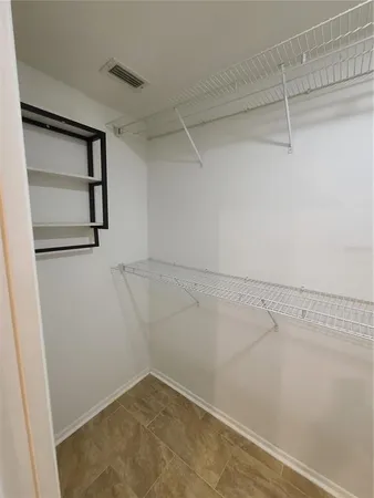 $2,700 | 13701 Lazy Oak Drive, Tampa, FL 33613