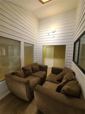 $2,700 | 13701 Lazy Oak Drive, Tampa, FL 33613