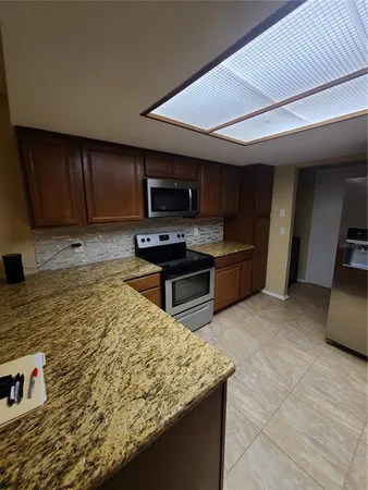 $2,700 | 13701 Lazy Oak Drive, Tampa, FL 33613