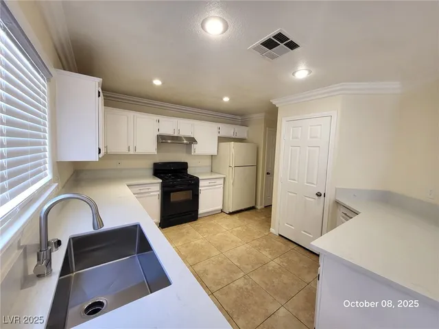 $2,005 | 9986 Shallot Court, Las Vegas, NV 89183