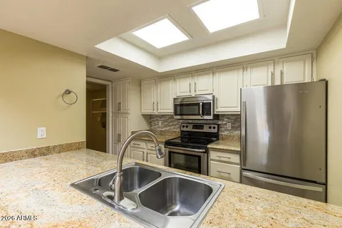$409,500 | 6900 East Gold Dust Avenue, Unit 151, Paradise Valley, AZ 85253