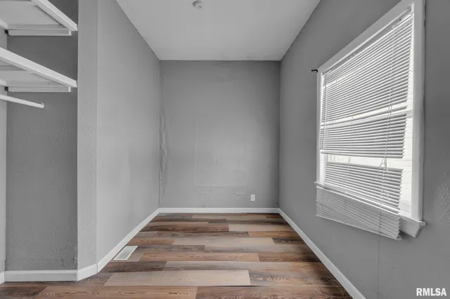 $109,500 | 217 North 5th Avenue, New Windsor, IL 61465