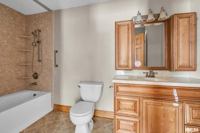 $109,500 | 217 North 5th Avenue, New Windsor, IL 61465