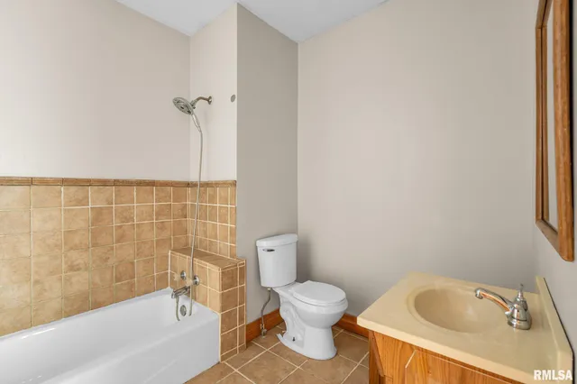 $109,500 | 217 North 5th Avenue, New Windsor, IL 61465