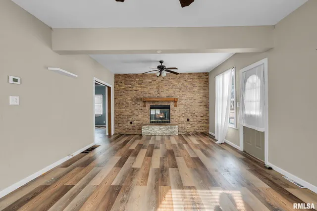 $109,500 | 217 North 5th Avenue, New Windsor, IL 61465