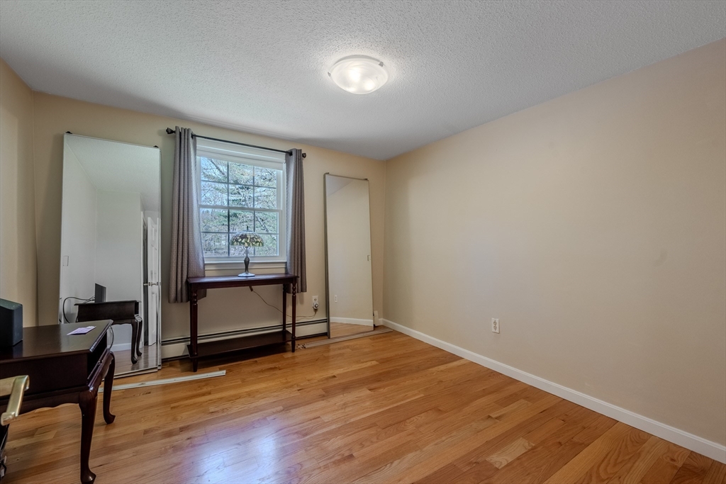 24 Worden Road Tyngsboro, MA 01879 - Photo 10 of 34