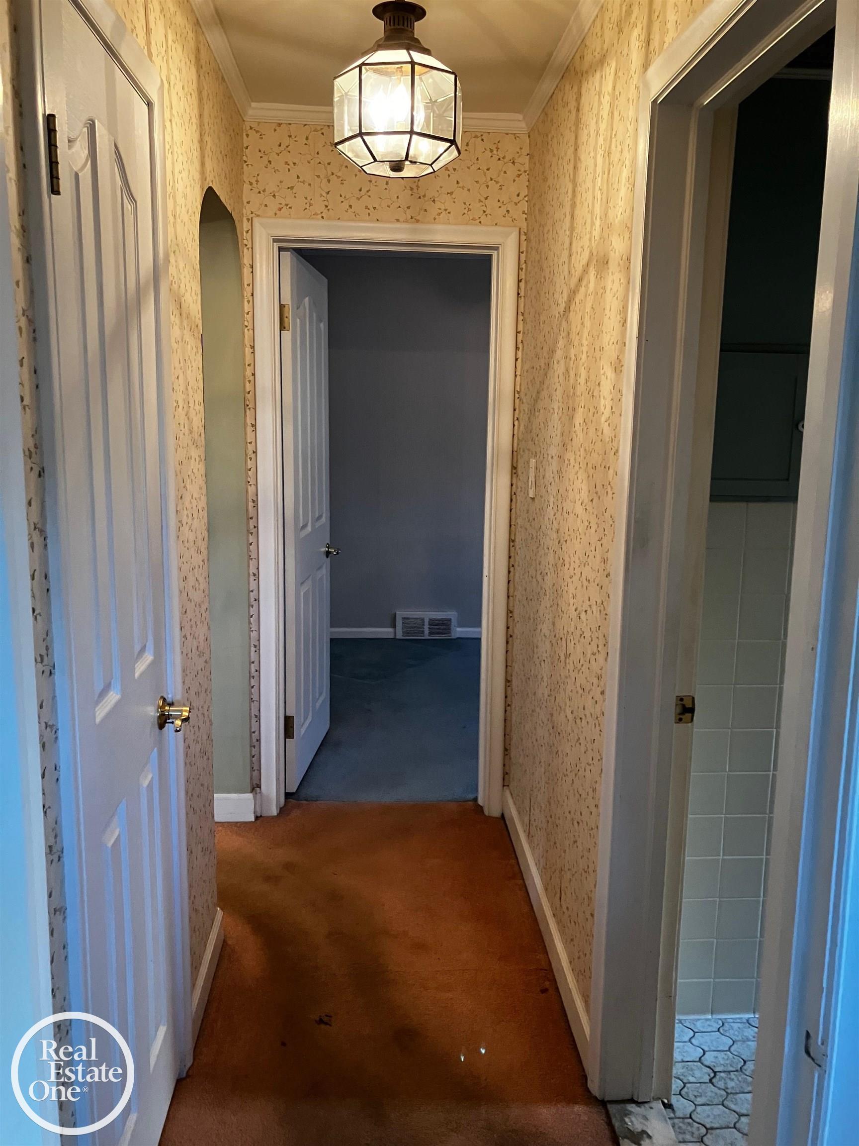 735 Hampton Road Grosse Pointe Woods, MI 48236 - Photo 20 of 27