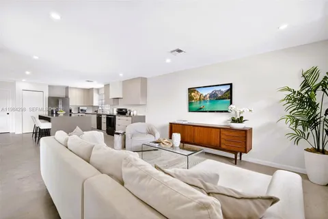 $849,000 | 1119 North 46th Terrace, Hollywood, FL 33021