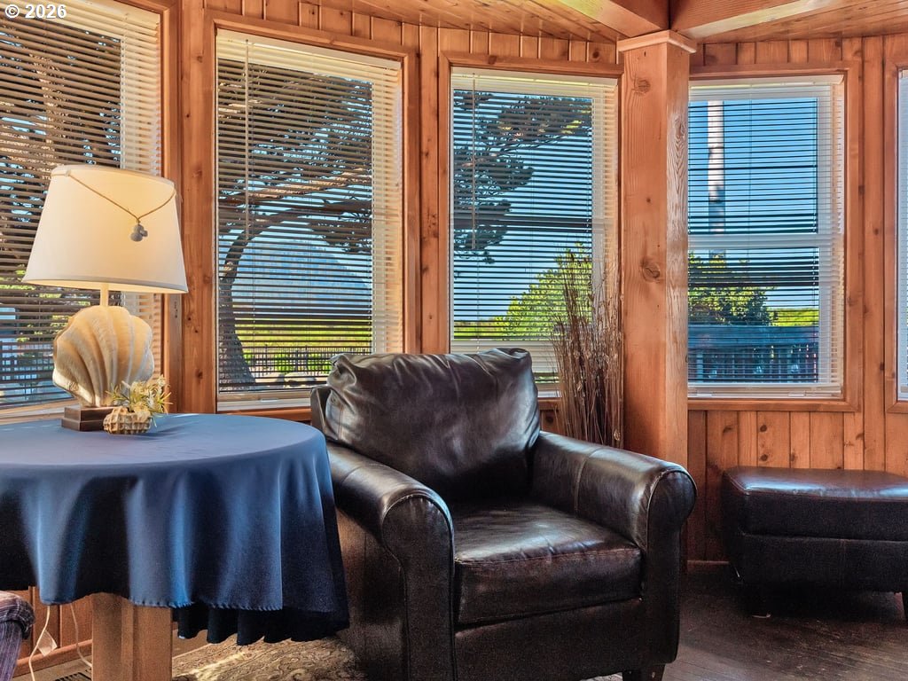 1081 South Promenade Seaside, OR 97138 - Photo 11 of 39 a living room with furniture and a window