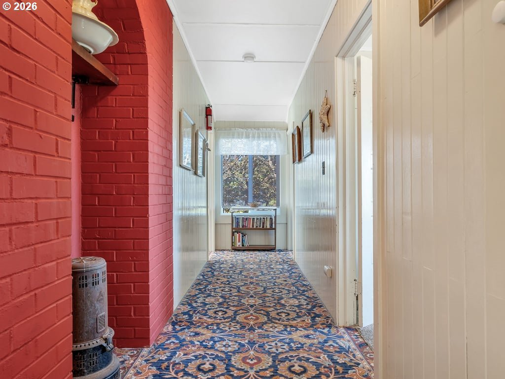 1081 South Promenade Seaside, OR 97138 - Photo 27 of 39 a view of a hallway with windows