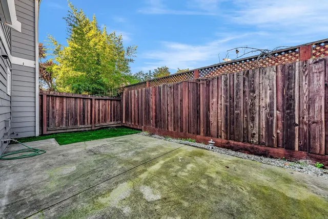 $525,000 | 19631 Medford Circle, Unit 4, Hayward, CA 94541