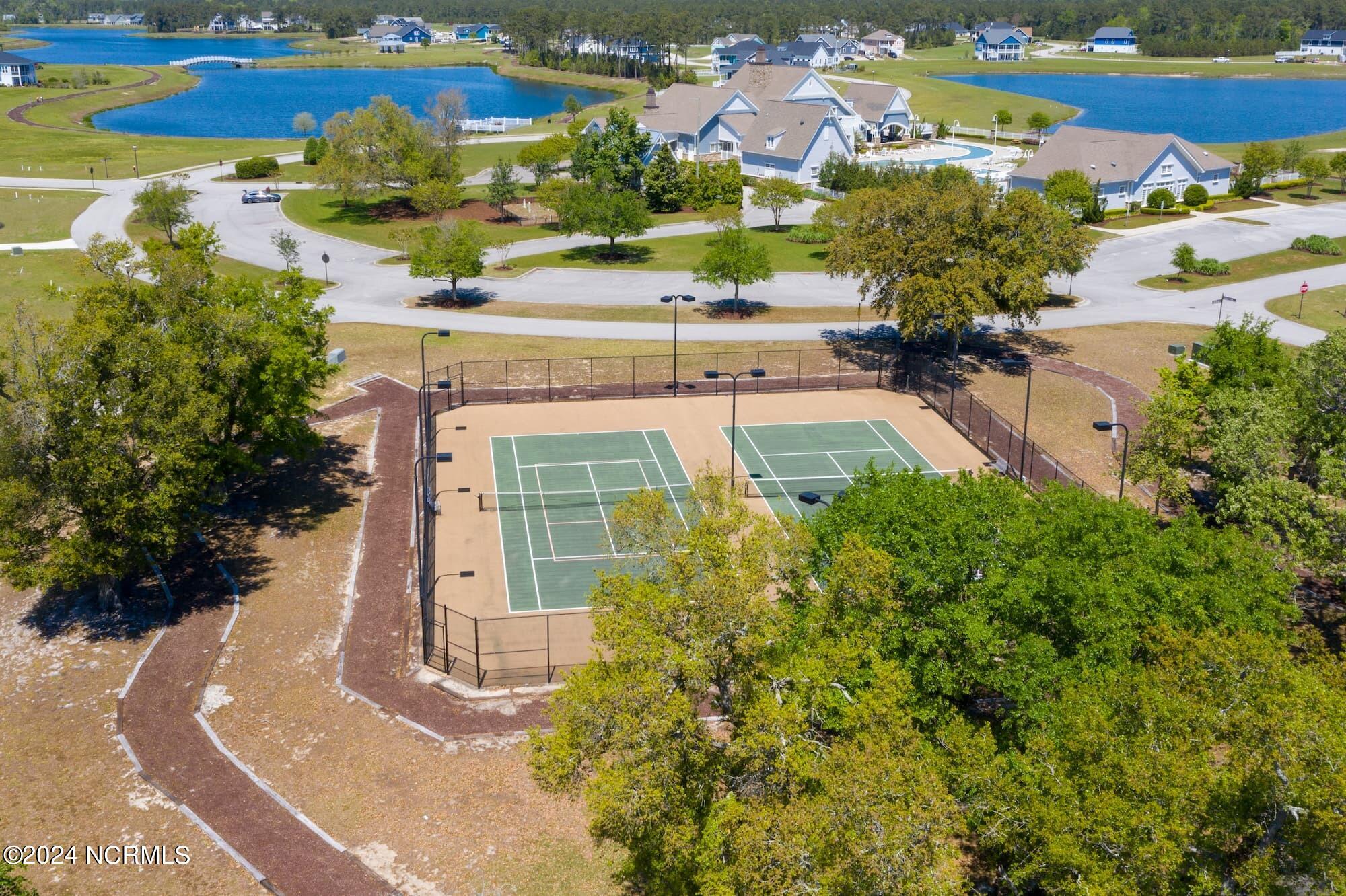213 Marshside Landing Holly Ridge, NC 28445 - Photo 5 of 11 Summerhouse-04.16-15-1-1tenniscourt