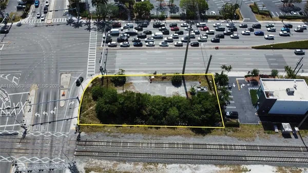 $3,750,000 | 18560 Biscayne Boulevard, Aventura, FL 33180