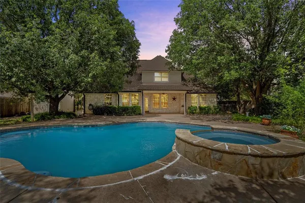 $589,999 | 5624 Rosalie Drive, Waco, TX 76708