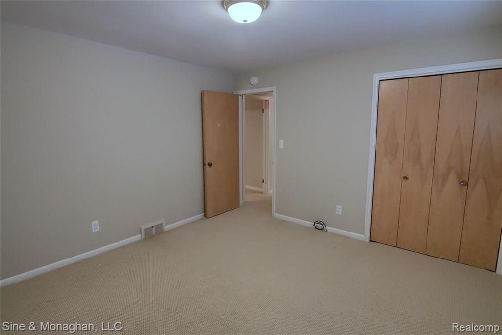 886 Harcourt Road Grosse Pointe Park, MI 48230 - Photo 30 of 39
