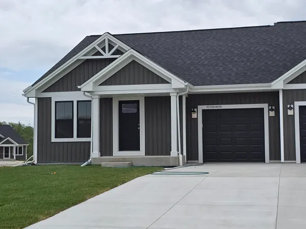 $354,900 | W219-n16270 W219-n16270 Primrose Court, Jackson, WI 53037