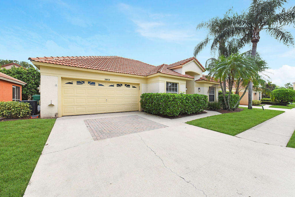 3013 Casa Rio Court Riviera Beach, FL 33418 - Photo 3 of 38 AIP_4895