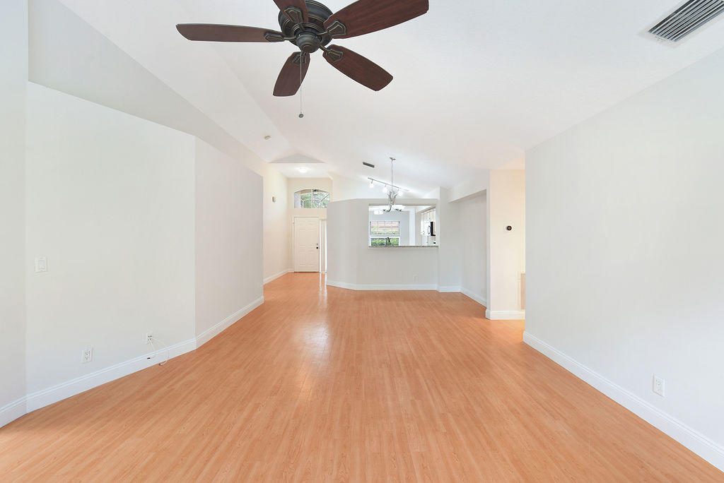 3013 Casa Rio Court Riviera Beach, FL 33418 - Photo 9 of 38 AIP_4902
