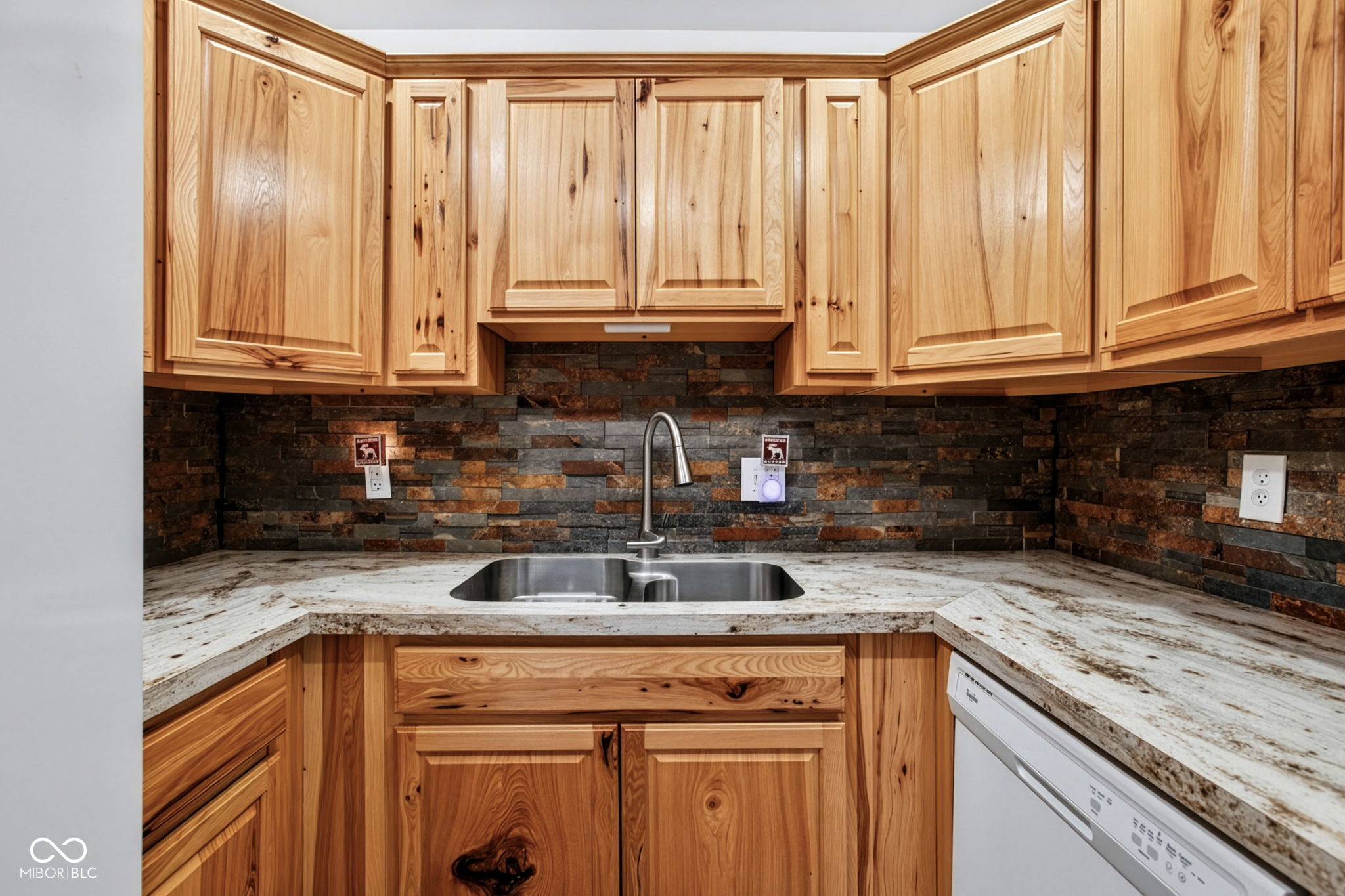 410 South Post Road Indianapolis, IN 46219 - Photo 18 of 30