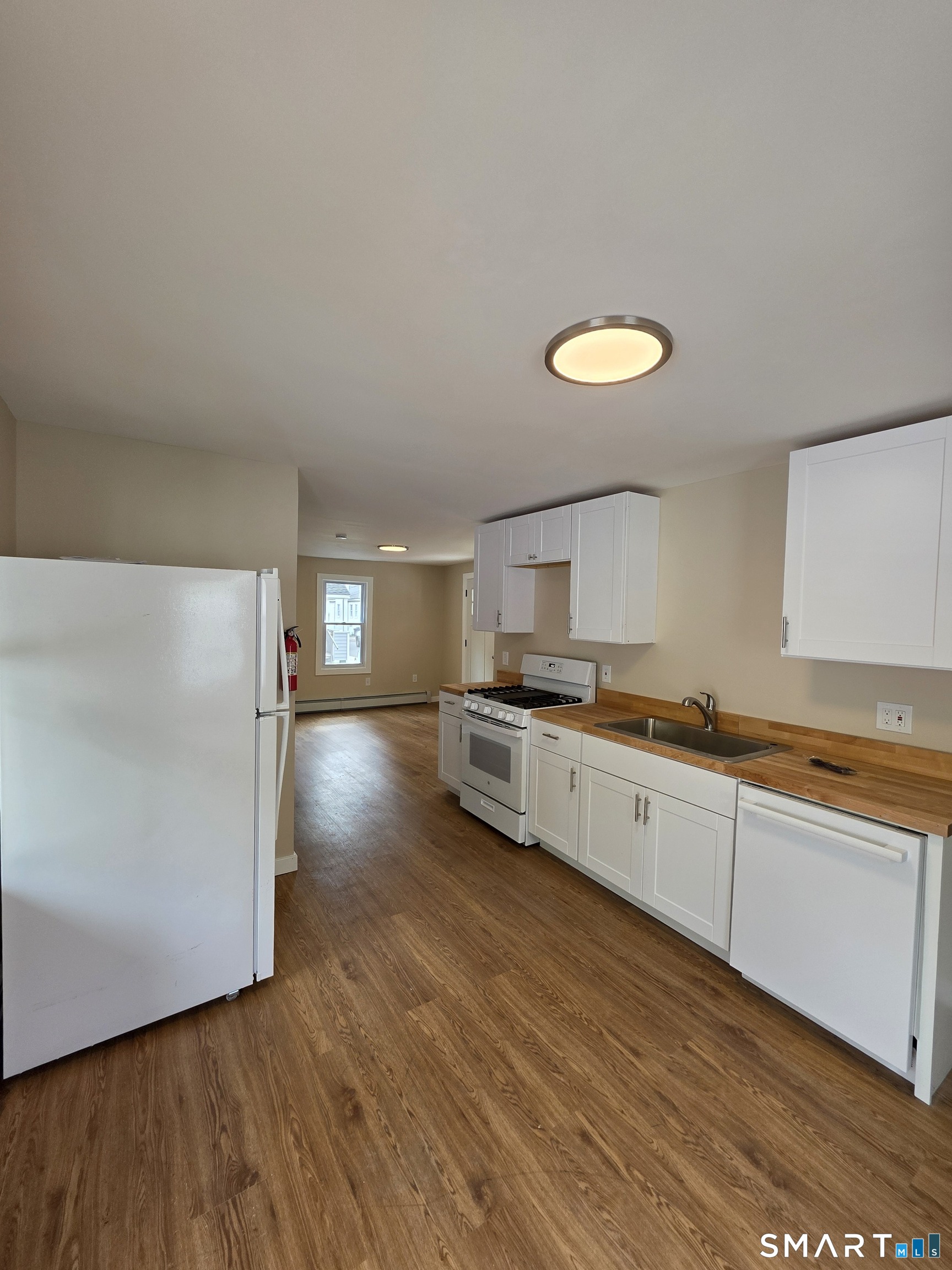 14 Smith Street, Unit 1 Ansonia, CT 06401 - Photo 4 of 8