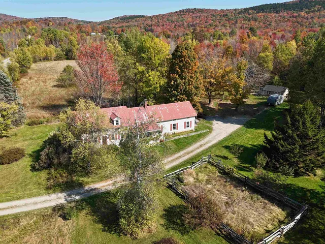 $650,000 | 2866 Center Road, Hyde Park, VT 05655