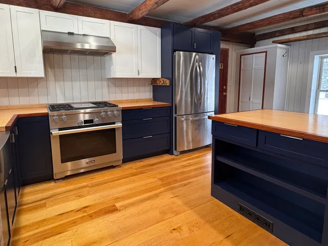 $650,000 | 2866 Center Road, Hyde Park, VT 05655