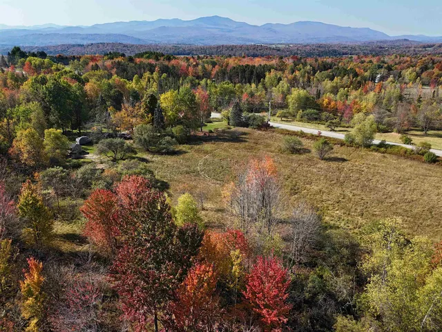 $650,000 | 2866 Center Road, Hyde Park, VT 05655