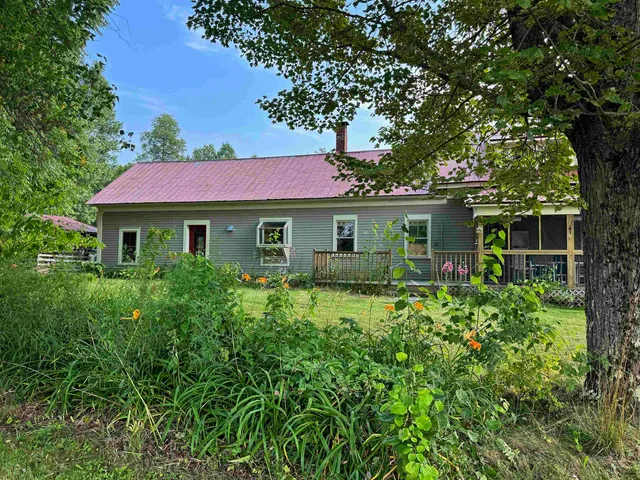$650,000 | 2866 Center Road, Hyde Park, VT 05655