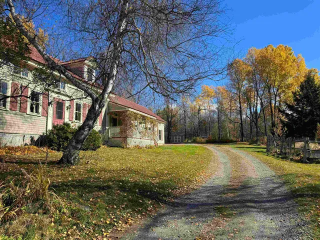 $650,000 | 2866 Center Road, Hyde Park, VT 05655