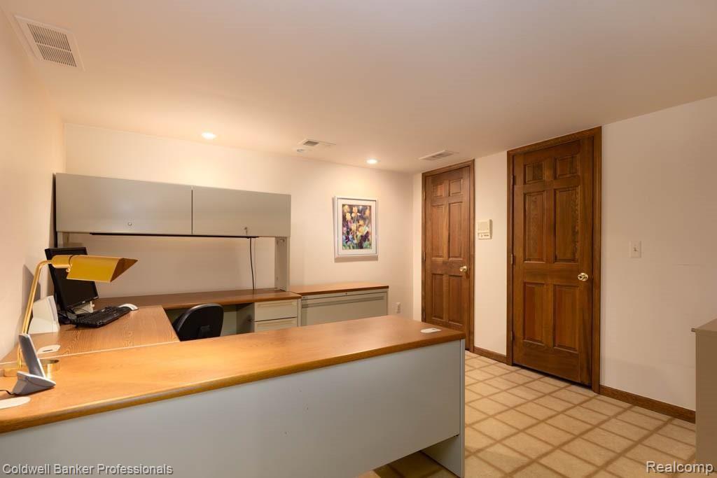 3074 Quail Ridge Circle Rochester, MI 48309 - Photo 43 of 55 3074 Quail Ridge Cir-50.jpg