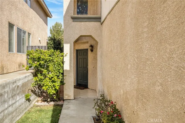 $3,600 | 19321 Ackerman Avenue, Newhall, CA 91321