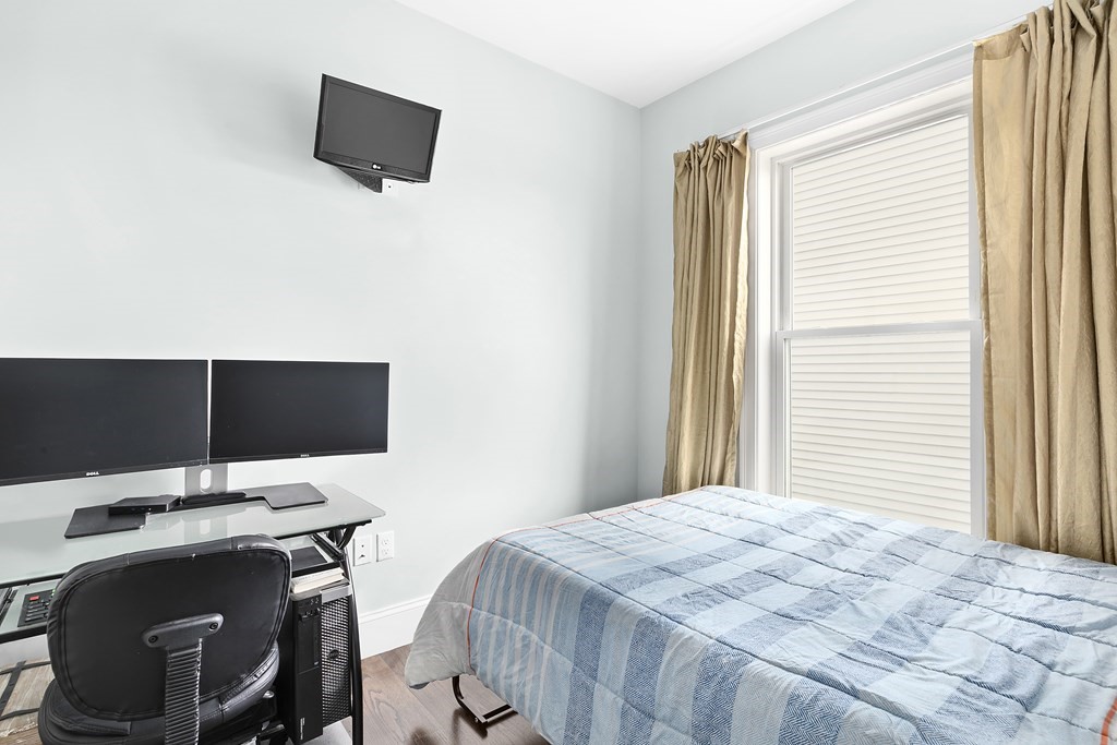 15 Preble Street, Unit 5 Boston, MA 02127 - Photo 8 of 11