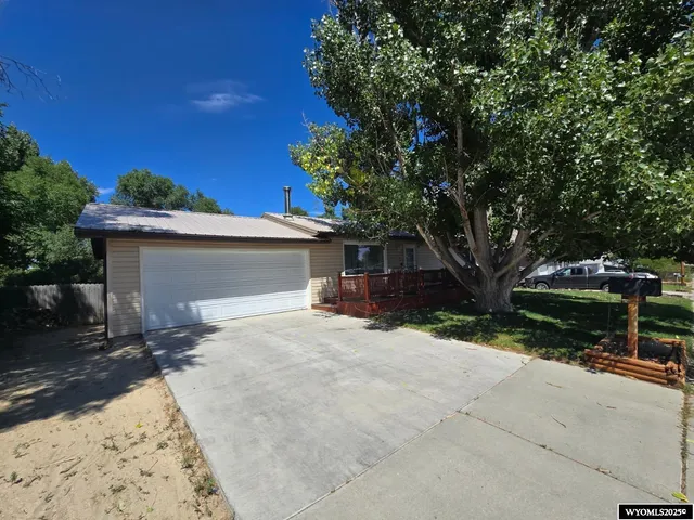 $320,000 | 915 Kansas Street, Green River, WY 82935