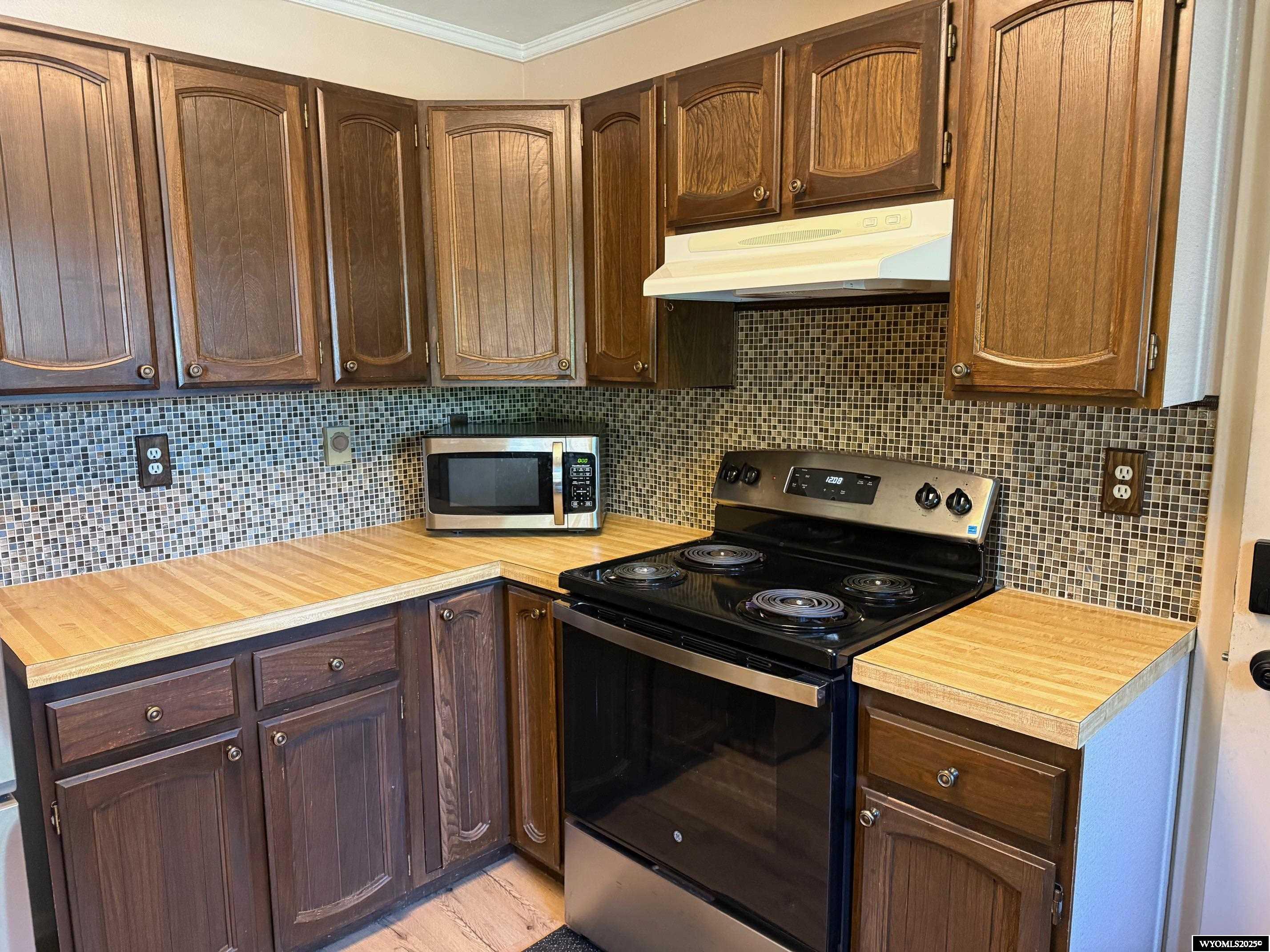 915 Kansas Street Green River, WY 82935 - Photo 11 of 34