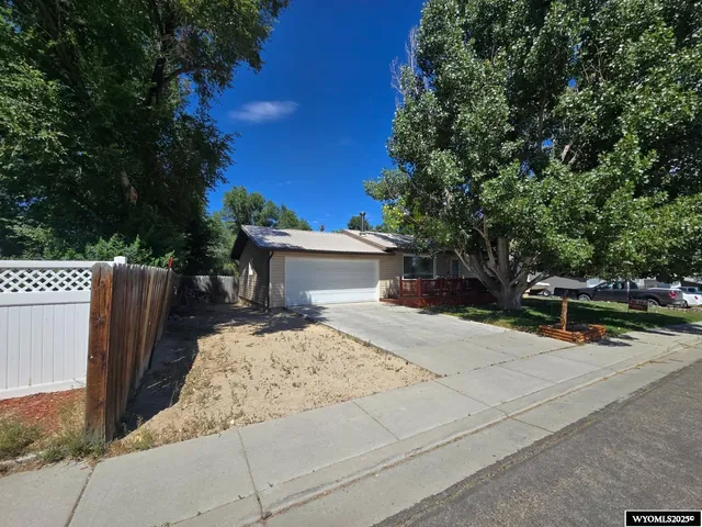 $320,000 | 915 Kansas Street, Green River, WY 82935
