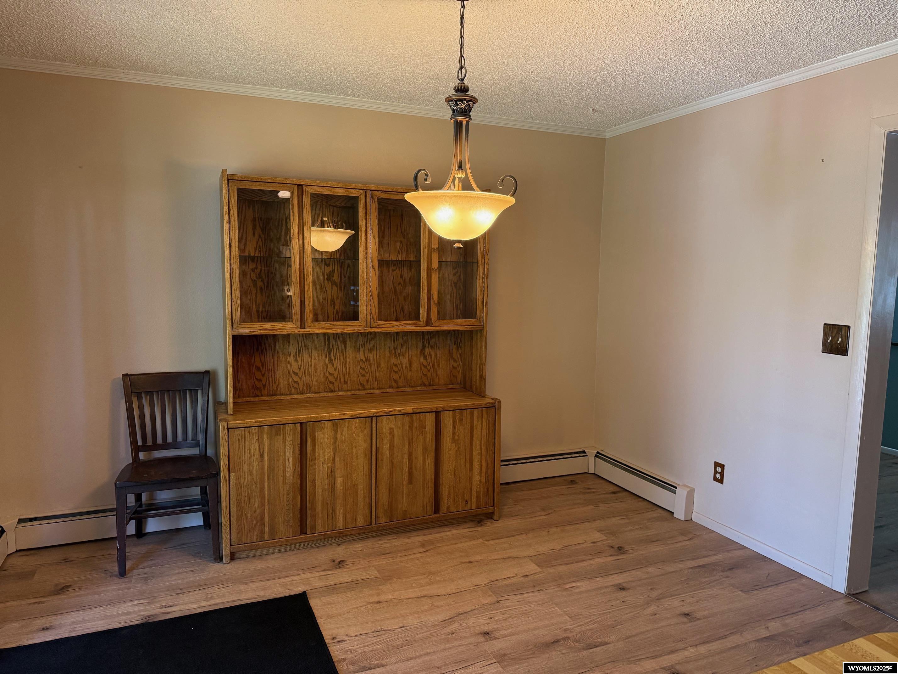 915 Kansas Street Green River, WY 82935 - Photo 6 of 34