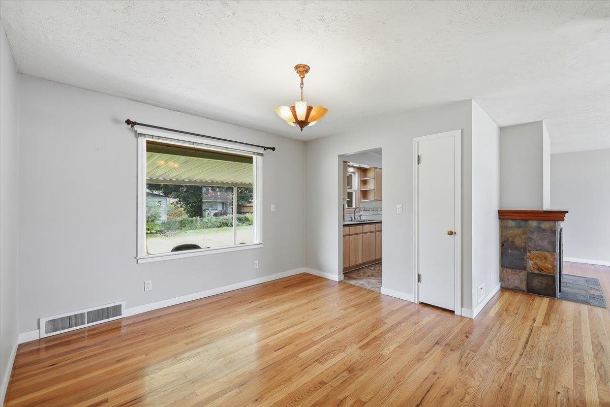201 West Franklin Court Spokane, WA 99205 - Photo 10 of 35 Gallery Image 10