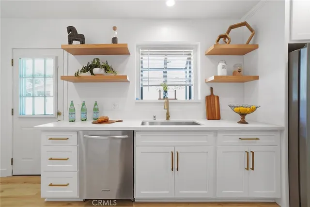 $5,250 | 3636 Gardenia Avenue, Long Beach, CA 90807