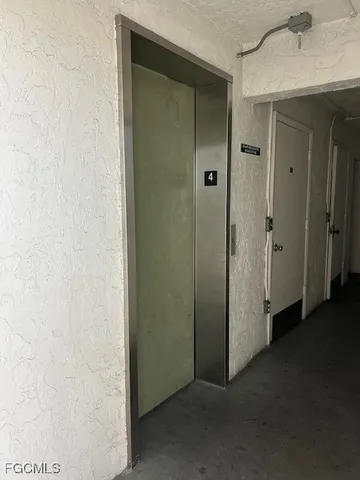 $1,295 | 4906 Victoria Drive, Unit 412, Cape Coral, FL 33904