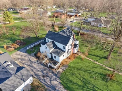 $425,000 | 105 North 169th Highway, Gower, MO 64454