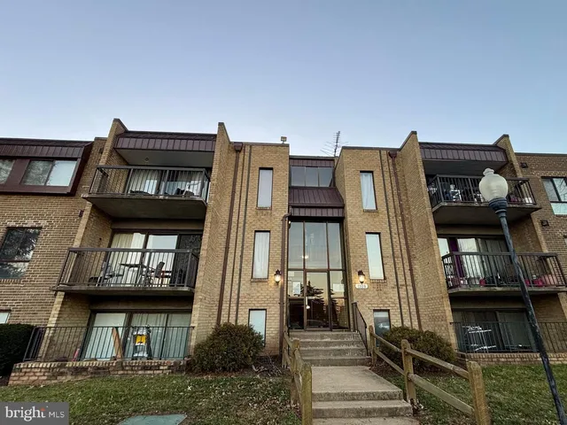 $239,900 | 7598 Gales Court, Unit 102, Manassas, VA 20109