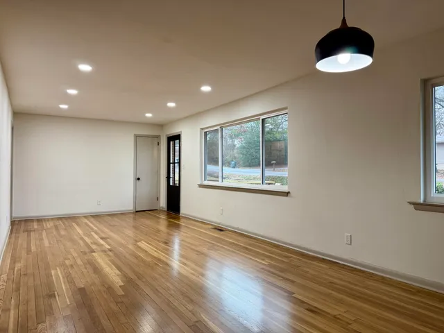 $1,995 | 3906 Forest Highland Circle, Chattanooga, TN 37415