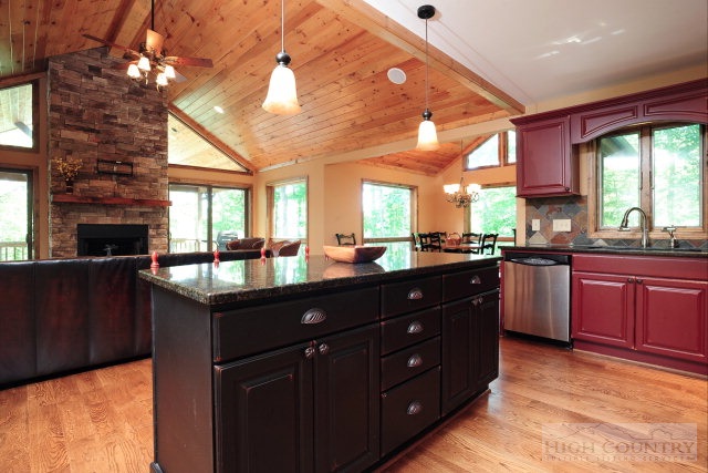 715 Buckeye Ridge Road Beech Mountain, NC 28604 - Photo 13 of 30 Gallery Image 13