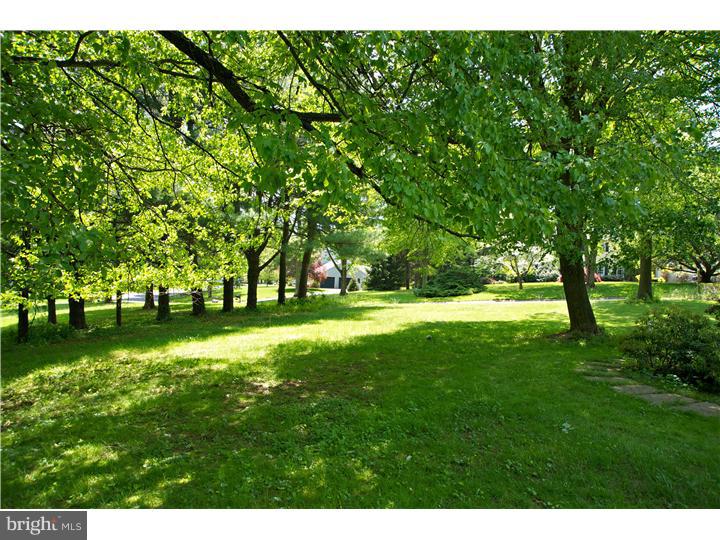 845 Hunt Road Newtown Square, PA 19073 - Photo 2 of 12 View in Back