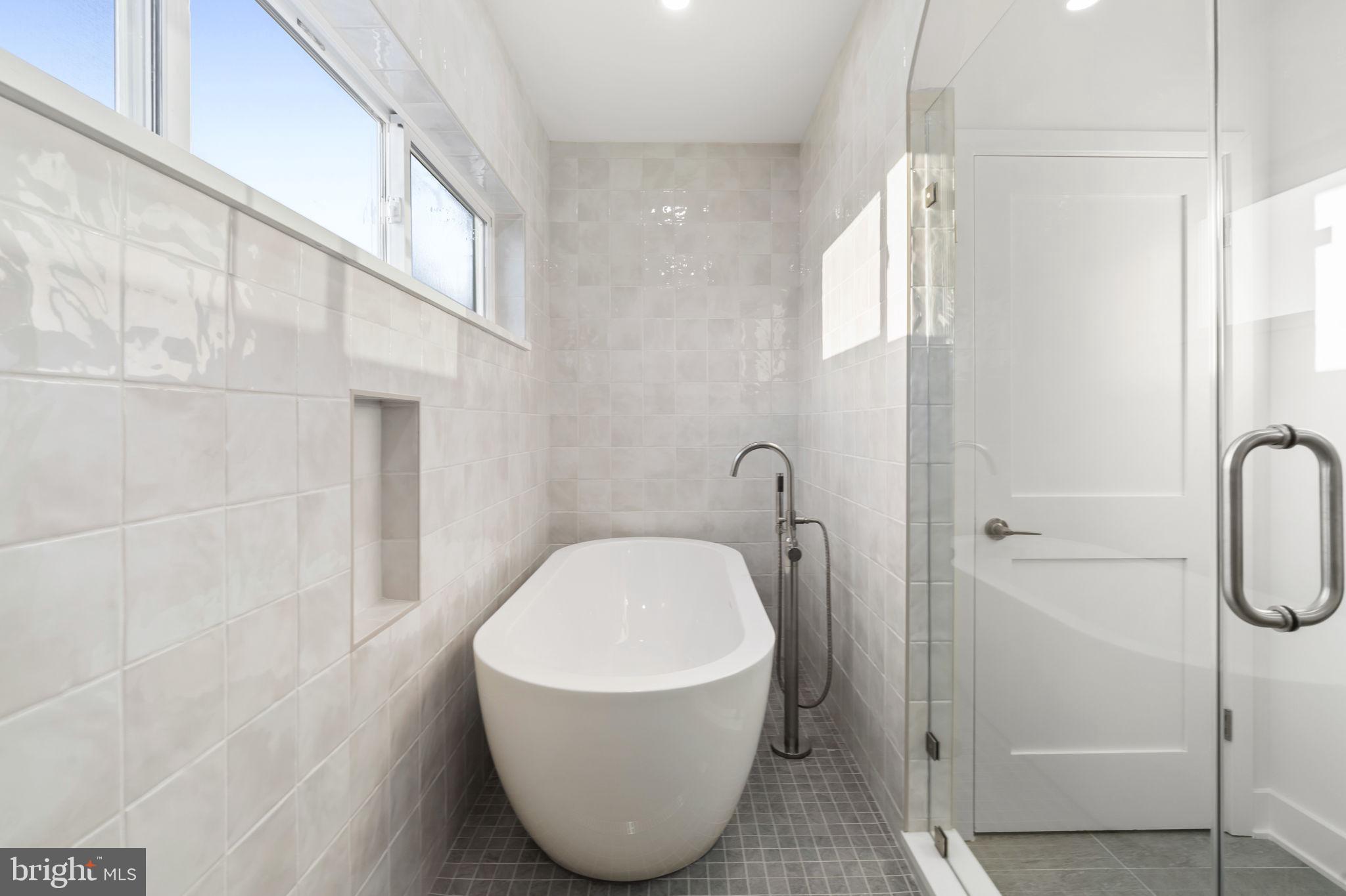 1318 South 8th Street Philadelphia, PA 19147 - Photo 31 of 47 a bathroom with a shower