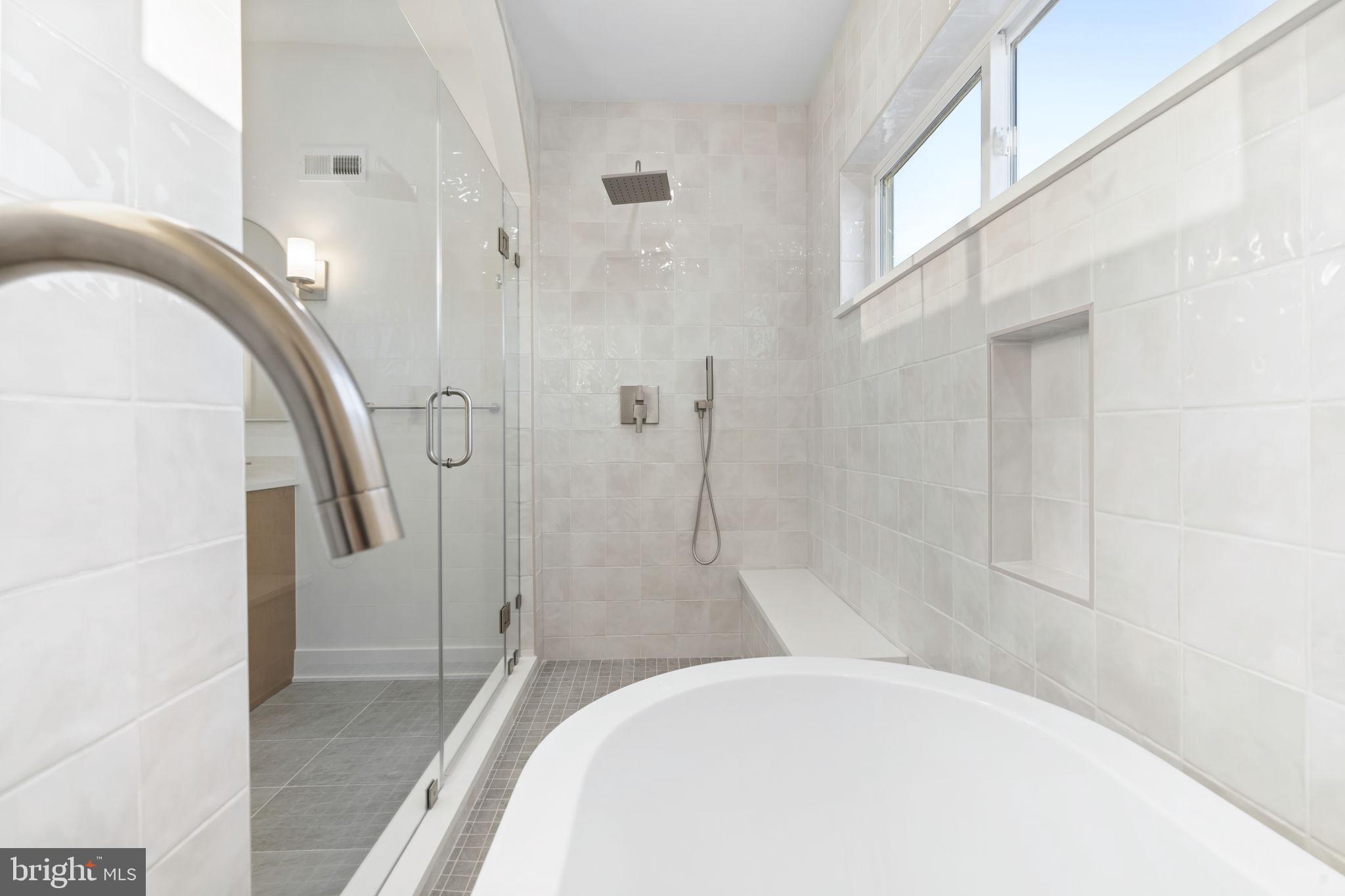 1318 South 8th Street Philadelphia, PA 19147 - Photo 32 of 47 a bathroom with a bathtub and shower