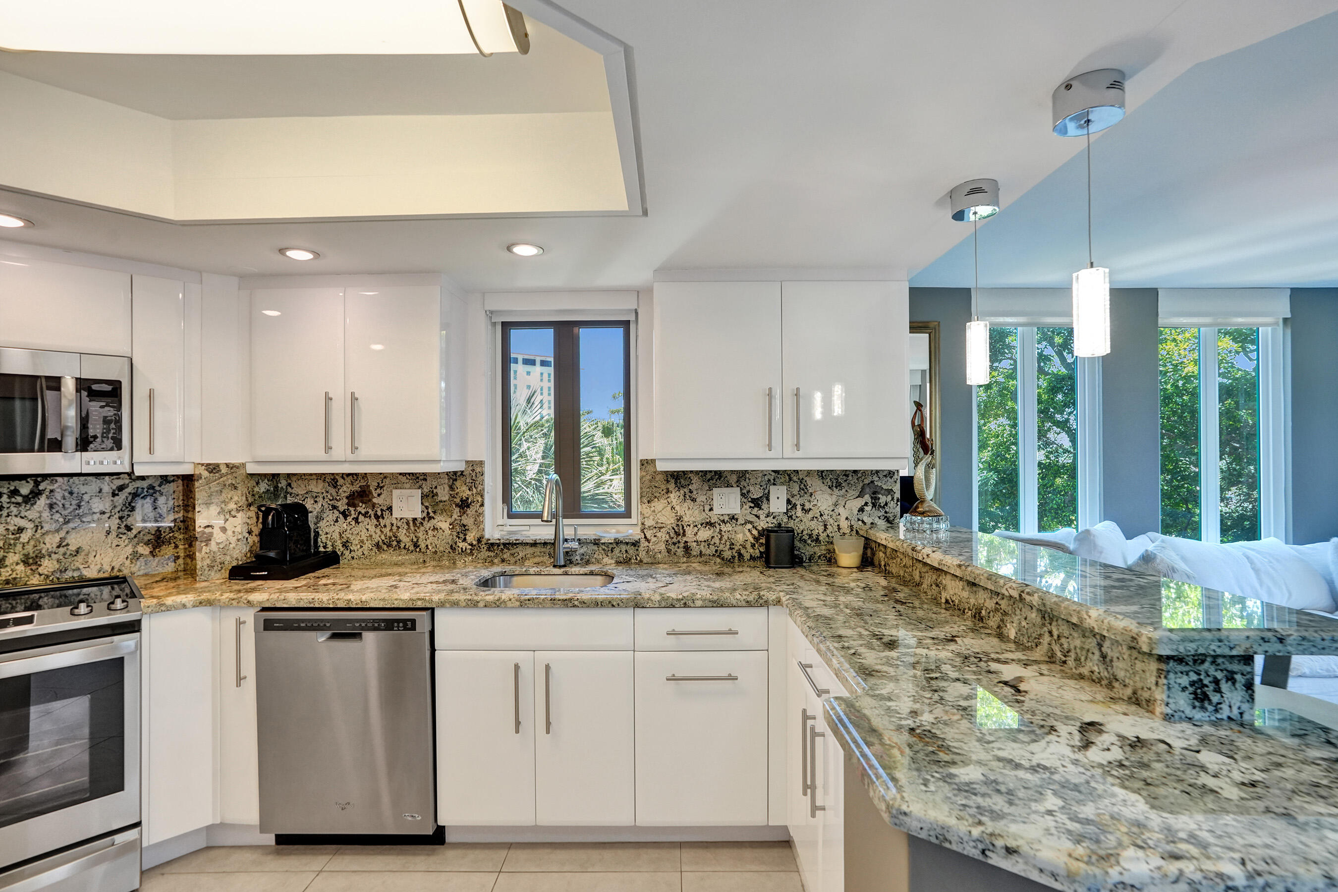 100 Southeast 5th Avenue, Unit 406 Boca Raton, FL 33432 - Photo 8 of 34 DSC06919