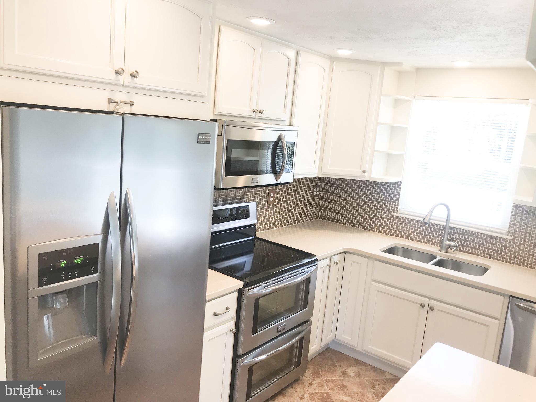 8207 Oakglen Road Manassas, VA 20110 - Photo 6 of 30 Kitchen