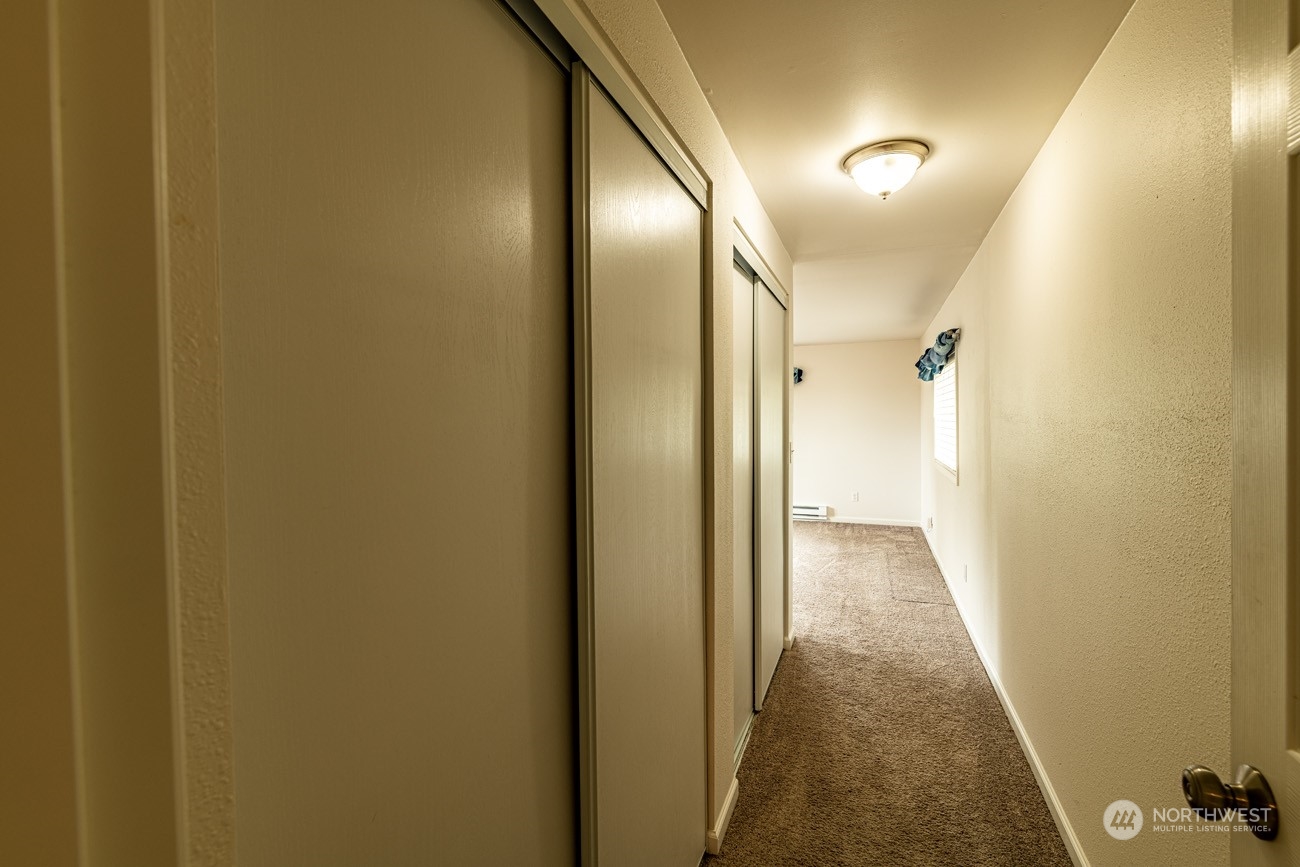 139 West Frostad Road Oak Harbor, WA 98277 - Photo 19 of 39 a view of hallway