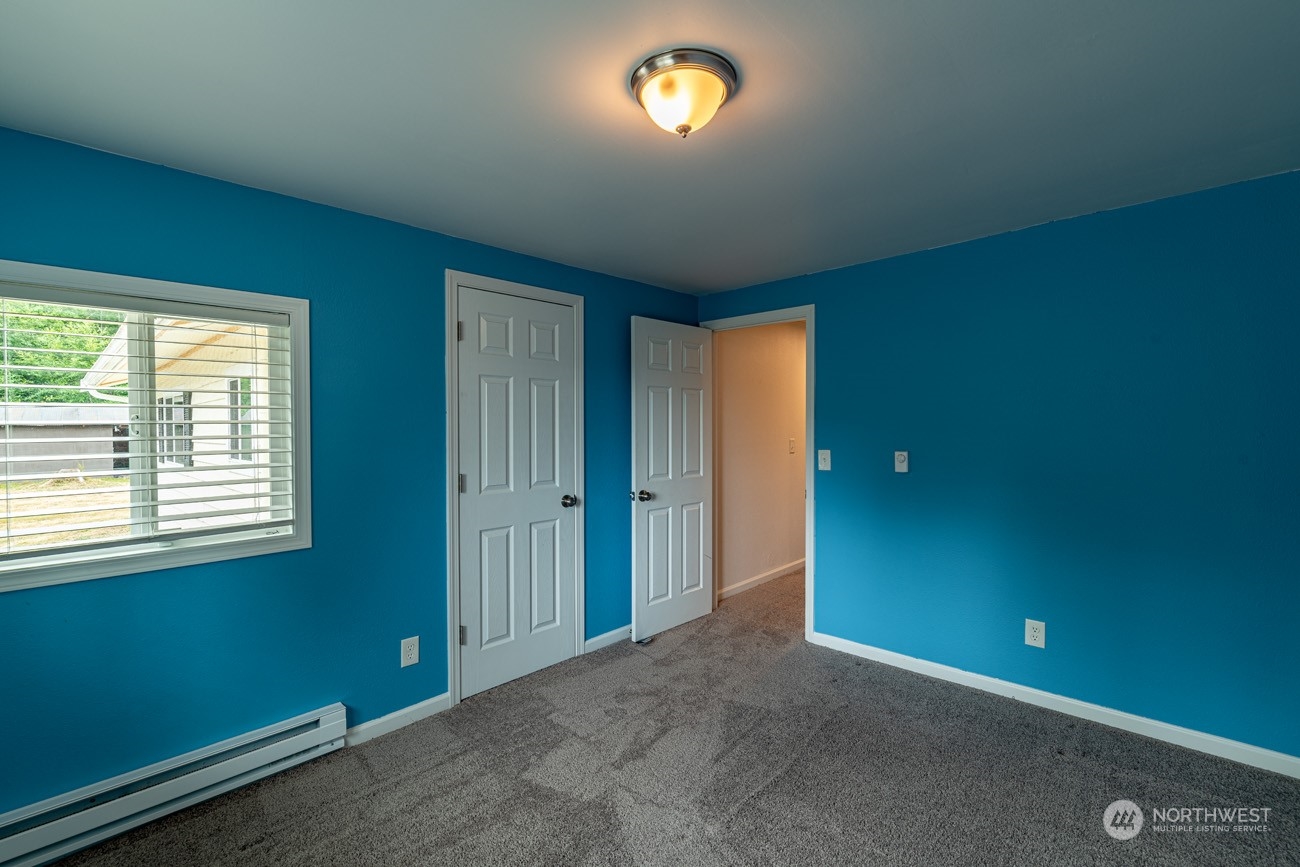 139 West Frostad Road Oak Harbor, WA 98277 - Photo 24 of 39 an empty room that has a window